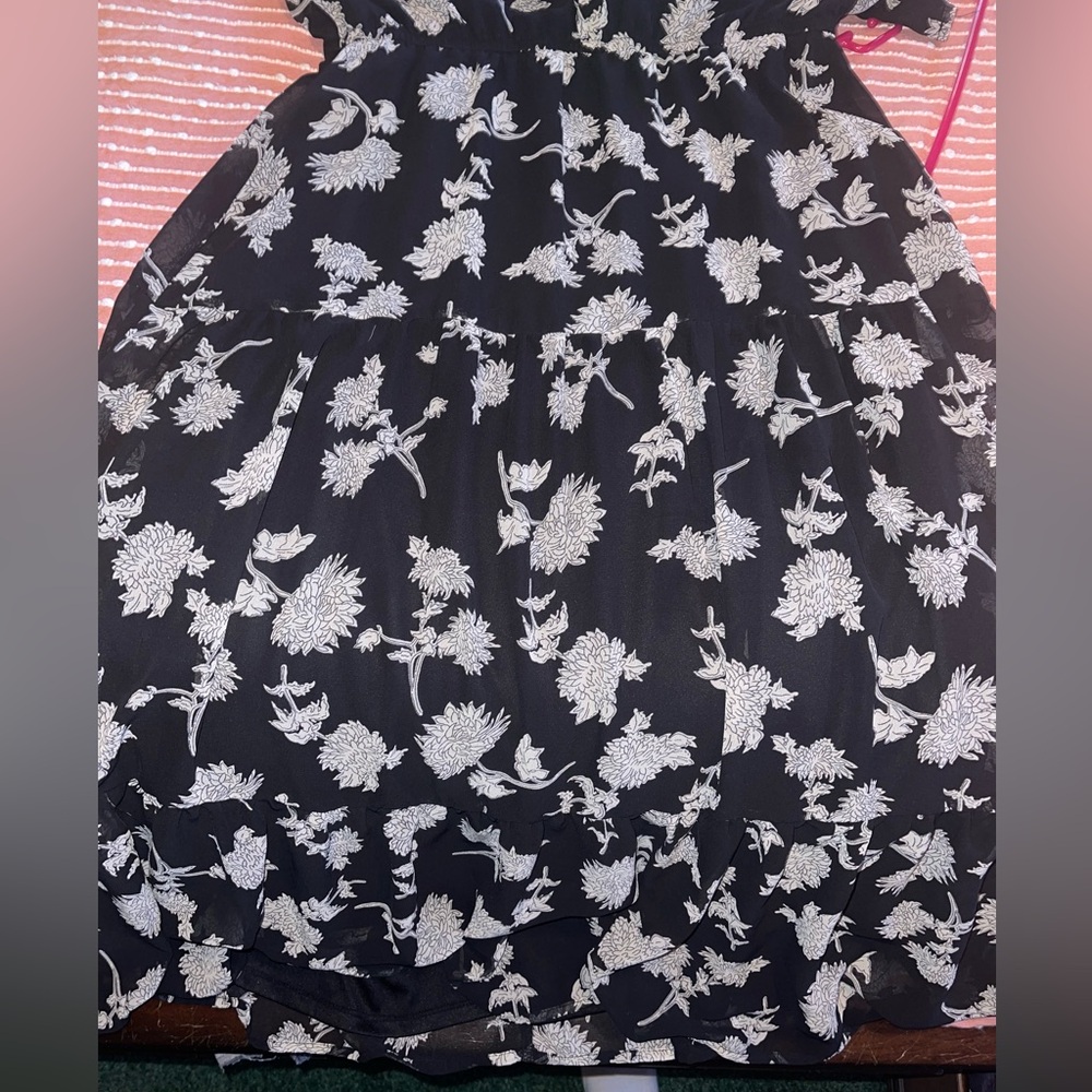 Lulu's Black and White Floral Maxi Dress - Picture 4 of 5